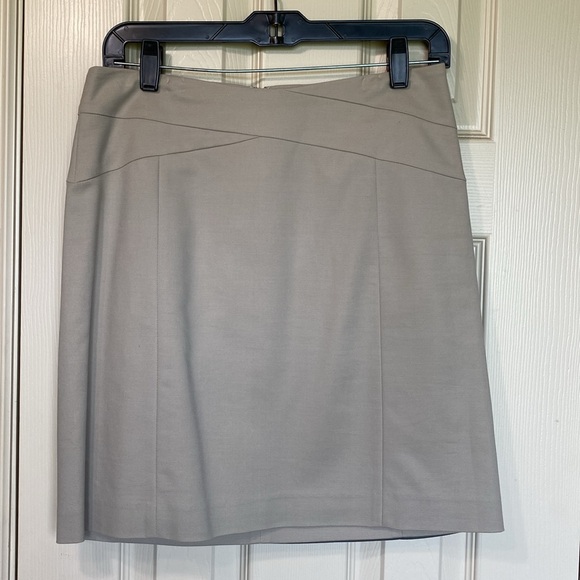 2 Banana Republic Skirts - Picture 2 of 5